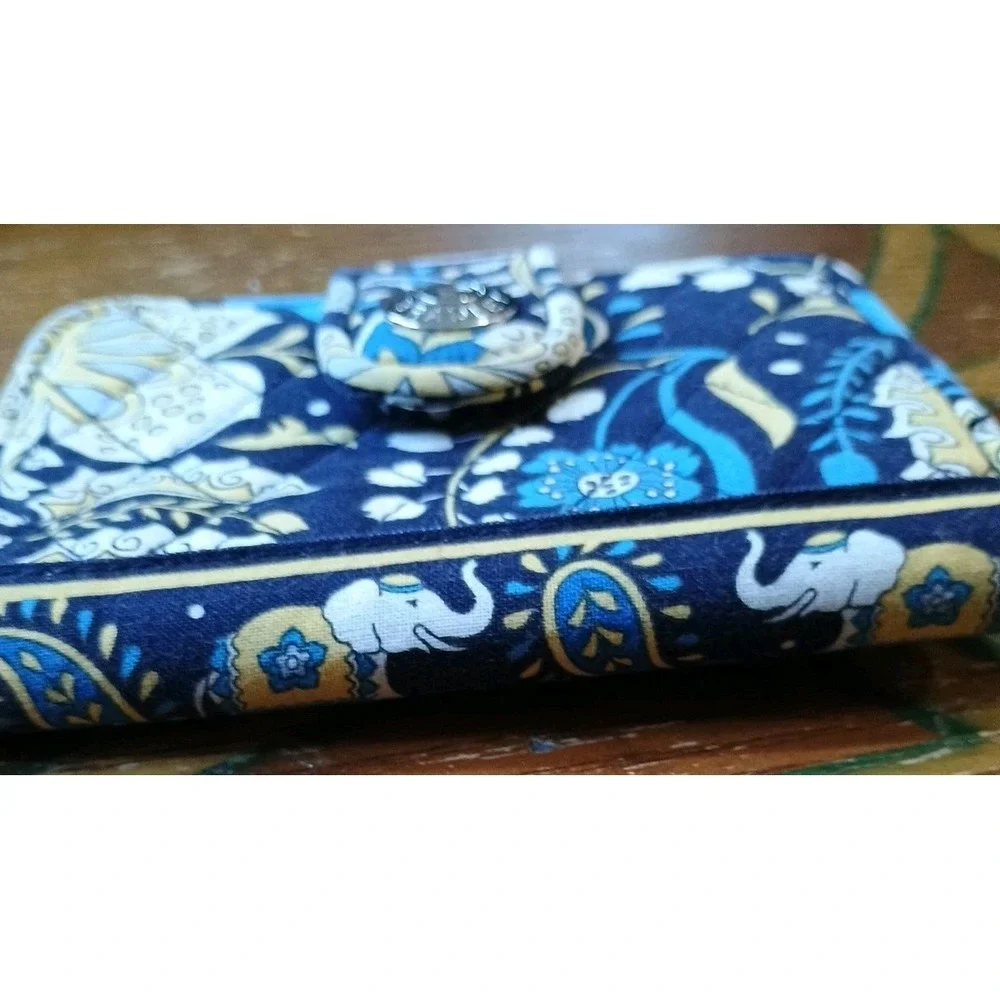 Vera Bradley Ellie Blue Wallet With Zipper Retired Pattern Paisley - Picture 5 of 5